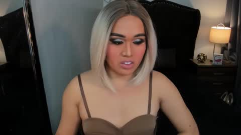 Snapshot of yanny_xoxo chatting on January 21, 2025, 4:27 pm Allisonn online show from January 21, 2025, 4:27 pm