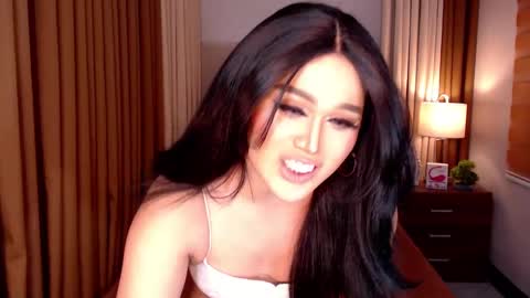 Snapshot of yanny_xoxo chatting on March 8, 2025, 2:08 pm Allisonn online show from March 8, 2025, 2:08 pm