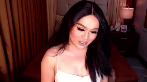 Snapshot of yanny_xoxo chatting on March 8, 2025, 9:40 pm Allisonn online show from March 8, 2025, 9:40 pm