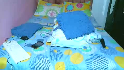 YARITHZA online show from December 14, 2025, 10:03 pm