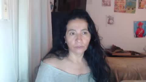 yasmin_love85 online show from October 27, 2025, 5:28 pm