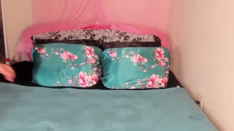 Yasmina online show from February 3, 2025, 5:40 am