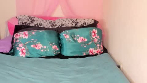 Yasmina online show from February 24, 2025, 6:15 pm