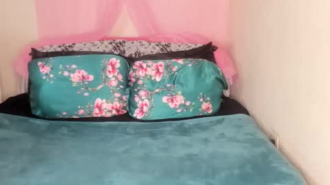 Yasmina online show from March 8, 2025, 8:55 am