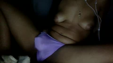 Yasmine Bank online show from October 28, 2025, 6:50 am