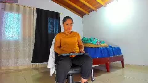 yaya____ online show from July 5, 2026, 10:28 pm
