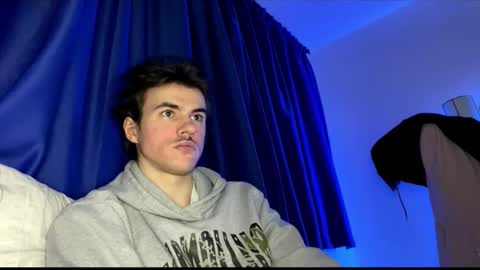 Snapshot of yayay333 chatting on January 9, 2026, 5:26 pm yayay333 online show from January 9, 2026, 5:26 pm