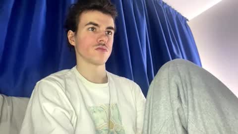 Snapshot of yayay333 chatting on January 12, 2026, 7:08 pm yayay333 online show from January 12, 2026, 7:08 pm