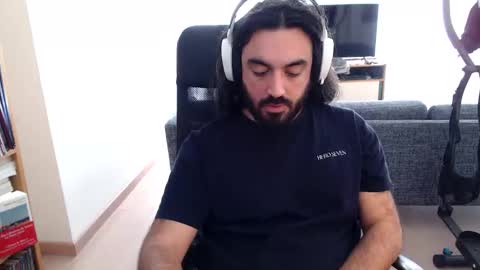 yeeaahoo online show from December 1, 2025, 11:59 am