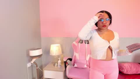 yeika_foxy online show from October 29, 2025, 11:01 am