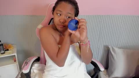 yeika_foxy online show from February 4, 2026, 11:27 am