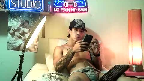 yeisoncastellanos1999 online show from November 29, 2025, 11:19 pm