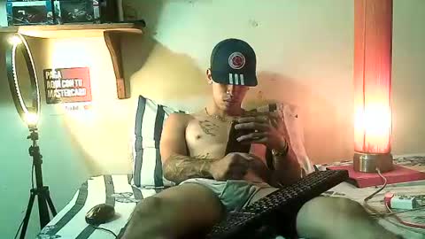 Snapshot of yeisoncastellanos1999 chatting on June 18, 2026, 4:33 pm yeisoncastellanos1999 online show from June 18, 2026, 4:33 pm