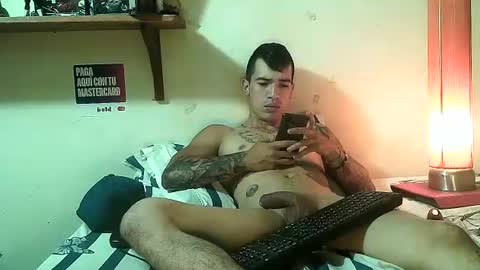 Snapshot of yeisoncastellanos1999 chatting on June 19, 2026, 9:40 pm yeisoncastellanos1999 online show from June 19, 2026, 9:40 pm
