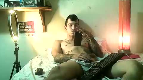 Snapshot of yeisoncastellanos1999 chatting on June 23, 2026, 5:33 pm yeisoncastellanos1999 online show from June 23, 2026, 5:33 pm