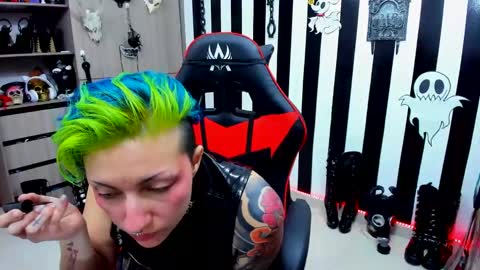 Yelena online show from December 7, 2024, 8:49 pm