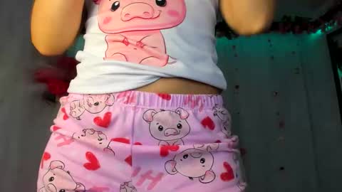 Snapshot of yelina_mh chatting on November 23, 2025, 7:57 pm YELINA online show from November 23, 2025, 7:57 pm