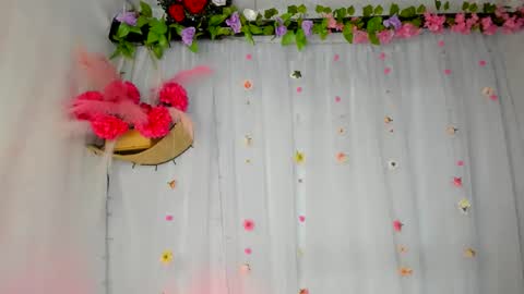 Snapshot of yelina_mh chatting on November 25, 2025, 12:32 am YELINA online show from November 25, 2025, 12:32 am