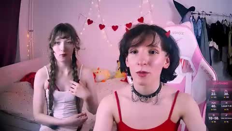 Snapshot of yellow_songbird chatting on February 22, 2026, 5:33 pm Liya online show from February 22, 2026, 5:33 pm