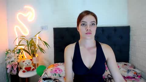 Snapshot of yemfairymcry chatting on March 18, 2026, 4:43 pm YEM online show from March 18, 2026, 4:43 pm