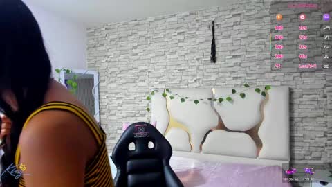 Snapshot of yenn_tay chatting on April 26, 2026, 11:52 am ZAYDEN online show from April 26, 2026, 11:52 am