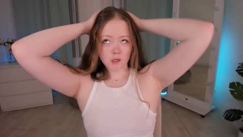 Snapshot of yennefer__ chatting on January 15, 2026, 10:20 am Yennefer online show from January 15, 2026, 10:20 am