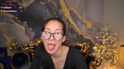 Snapshot of yennstar chatting on February 25, 2026, 8:18 pm yennstar online show from February 25, 2026, 8:18 pm