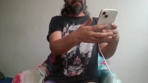 yeshuaaa999 online show from January 7, 2025, 4:05 pm