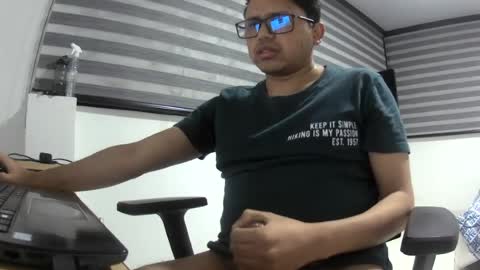 Snapshot of yesidxxx123_ chatting on July 15, 2026, 3:45 am yesidxxx123_ online show from July 15, 2026, 3:45 am