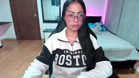 Snapshot of yesie_hot2 chatting on January 31, 2025, 12:50 am yesie_hot2 online show from January 31, 2025, 12:50 am