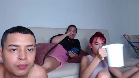Snapshot of yessica_08 chatting on September 20, 2025, 6:25 am yessica and andres online show from September 20, 2025, 6:25 am