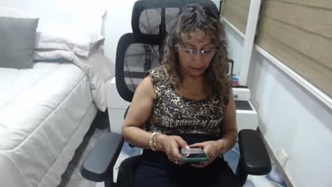 Snapshot of yessilatin chatting on March 24, 2026, 2:27 am jessy online show from March 24, 2026, 2:27 am