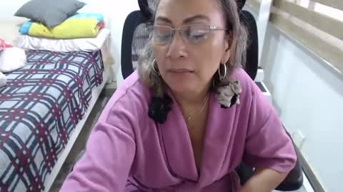 Snapshot of yessilatin chatting on April 4, 2026, 9:56 pm jessy online show from April 4, 2026, 9:56 pm