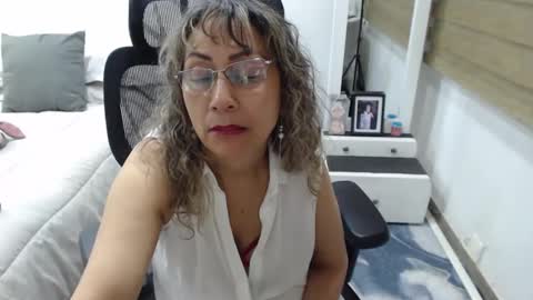 Snapshot of yessilatin chatting on April 10, 2026, 2:06 am jessy online show from April 10, 2026, 2:06 am