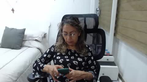 Snapshot of yessilatin chatting on April 22, 2026, 2:47 am jessy online show from April 22, 2026, 2:47 am
