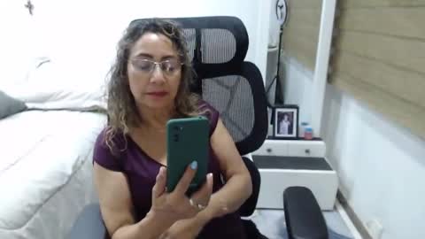 Snapshot of yessilatin chatting on April 22, 2026, 11:28 pm jessy online show from April 22, 2026, 11:28 pm