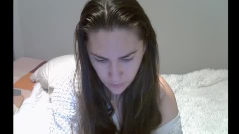 Kira online show from November 29, 2025, 5:05 pm