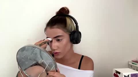Julia 3 online show from July 8, 2026, 1:59 pm