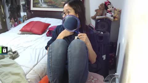 Snapshot of yeyefashon210 chatting on April 15, 2026, 11:27 pm Andrea online show from April 15, 2026, 11:27 pm