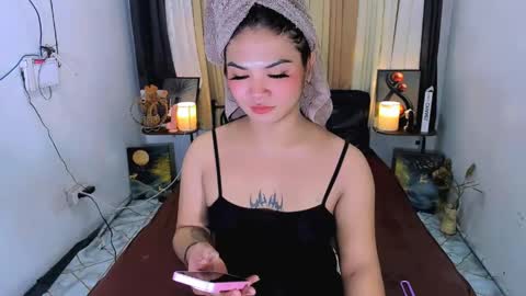 yhanna_08 online show from May 24, 2026, 8:52 am