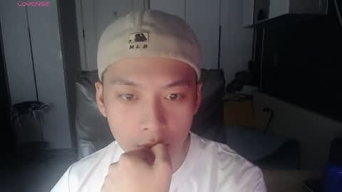 yichen009 online show from July 22, 2026, 7:38 pm