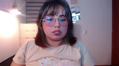 Snapshot of yini_angel07 chatting on November 20, 2025, 3:28 am hii i am yini online show from November 20, 2025, 3:28 am