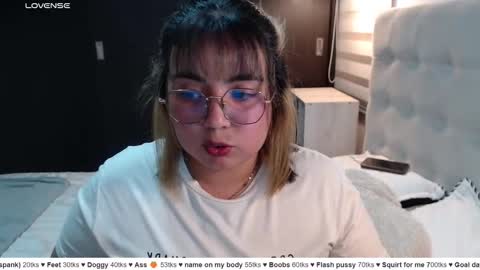 hii i am yini online show from March 12, 2026, 4:18 am