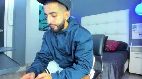 Yiyo online show from November 27, 2025, 4:58 am