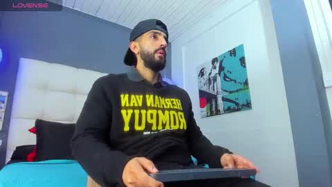 Snapshot of yiyo10_ chatting on February 4, 2026, 4:51 am Yiyo online show from February 4, 2026, 4:51 am