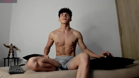 yizus_bonz online show from October 23, 2025, 12:21 am