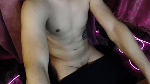 Darius online show from October 25, 2025, 3:29 pm