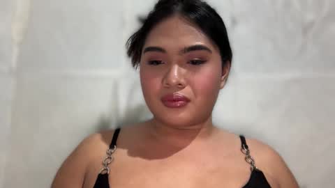 Snapshot of yllanahard chatting on December 17, 2025, 12:11 pm yllana love online show from December 17, 2025, 12:11 pm