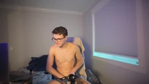 Snapshot of yngdesire1 chatting on February 13, 2026, 11:01 pm yngdesire1 online show from February 13, 2026, 11:01 pm