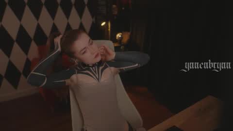 ynnenbrynn online show from December 4, 2025, 4:22 am